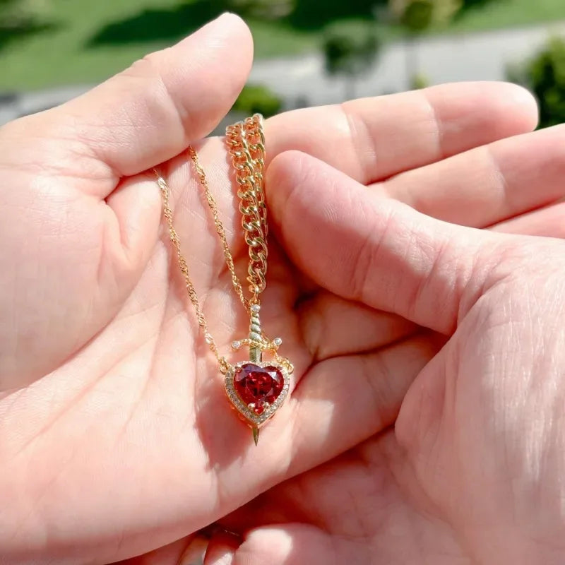 Colar Namorados Coração & Espada by bellaglan